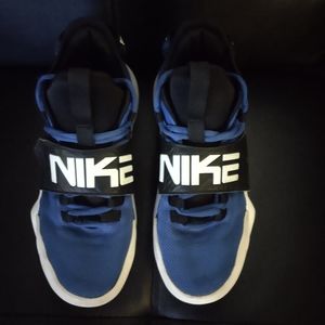 Boys Nike Future Court Shoes. Size 3